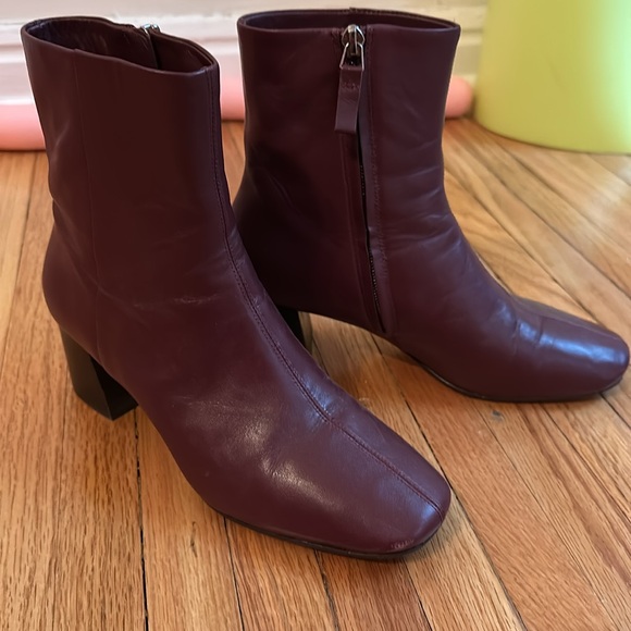 Women's Burgundy Ankle Boots - Picture 5 of 7